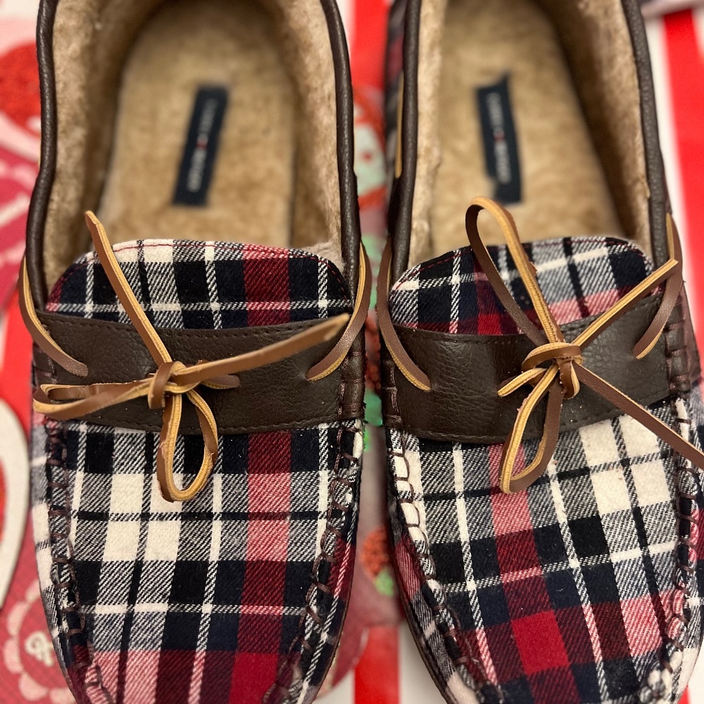 Tommy Hilfiger Plaid Slippers/Doc ciders